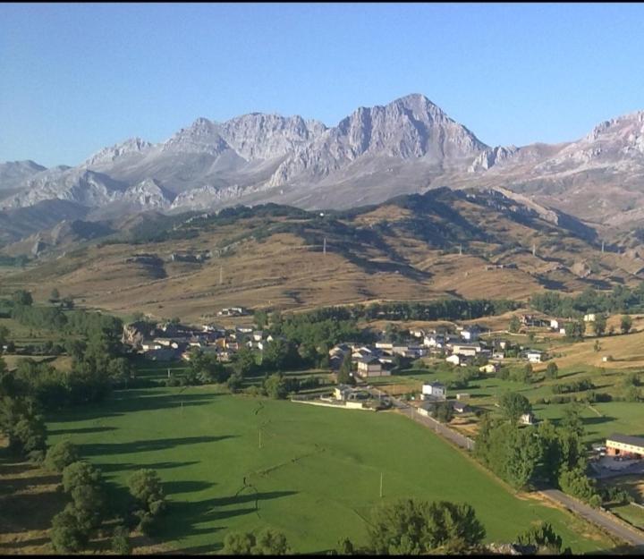 Turismo En Babia Bajo Los Nidos San Emiliano Exteriör bild